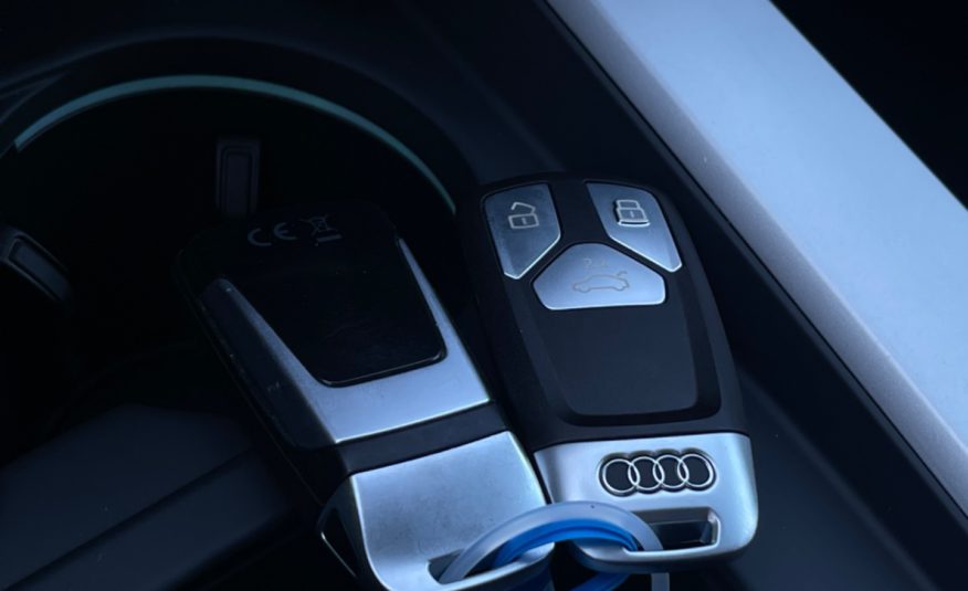 Audi A4 Avant 40 2.0 TDI S line S tronic