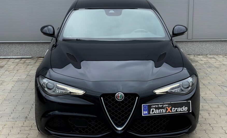 Alfa Romeo Giulia 2.9 Twin Turbo V6 510 AT QV