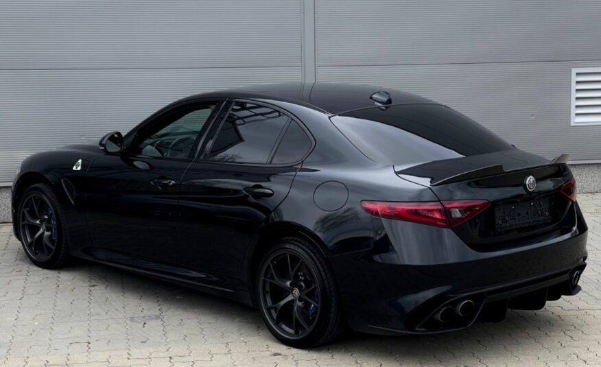 Alfa Romeo Giulia 2.9 Twin Turbo V6 510 AT QV