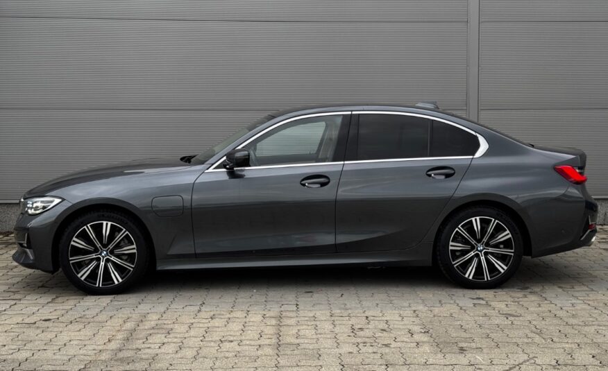 BMW Rad 3 330e PHEV A/T