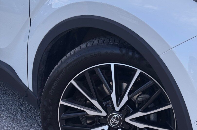Toyota C-HR 1.8 Hybrid Executive E-CVT FWD