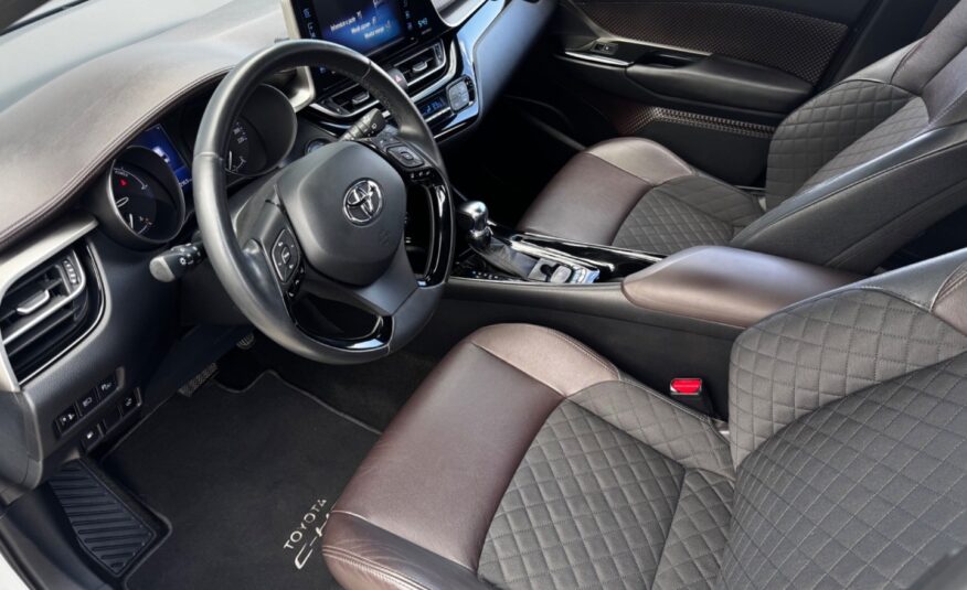 Toyota C-HR 1.8 Hybrid Executive E-CVT FWD