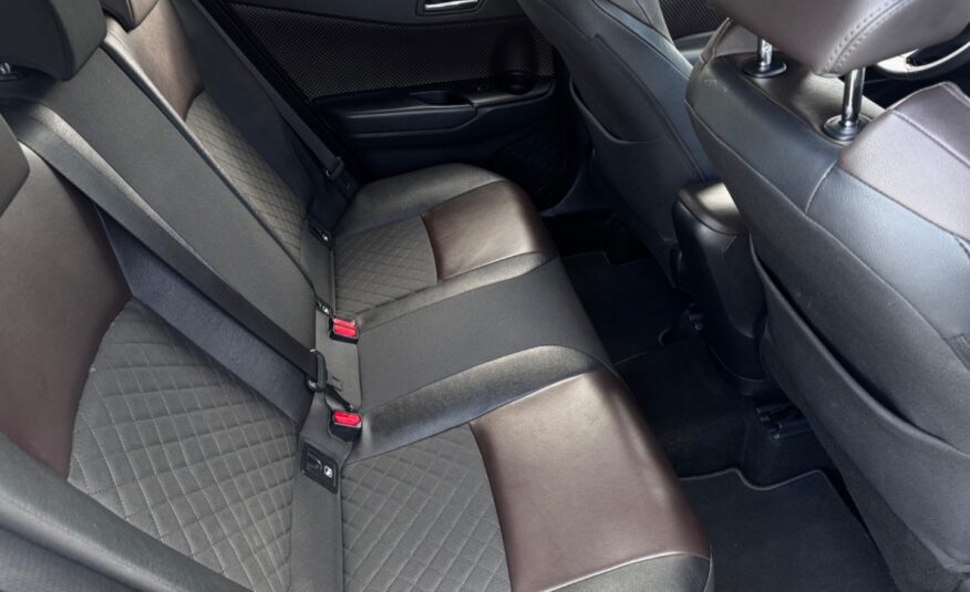 Toyota C-HR 1.8 Hybrid Executive E-CVT FWD