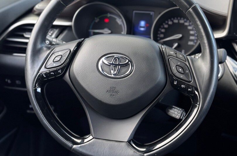 Toyota C-HR 1.8 Hybrid Executive E-CVT FWD
