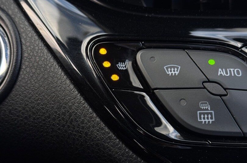 Toyota C-HR 1.8 Hybrid Executive E-CVT FWD