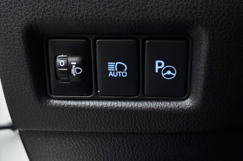 Toyota C-HR 1.8 Hybrid Executive E-CVT FWD