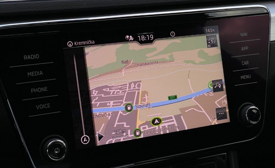 Škoda Superb 2.0 TDI SCR Live DSG