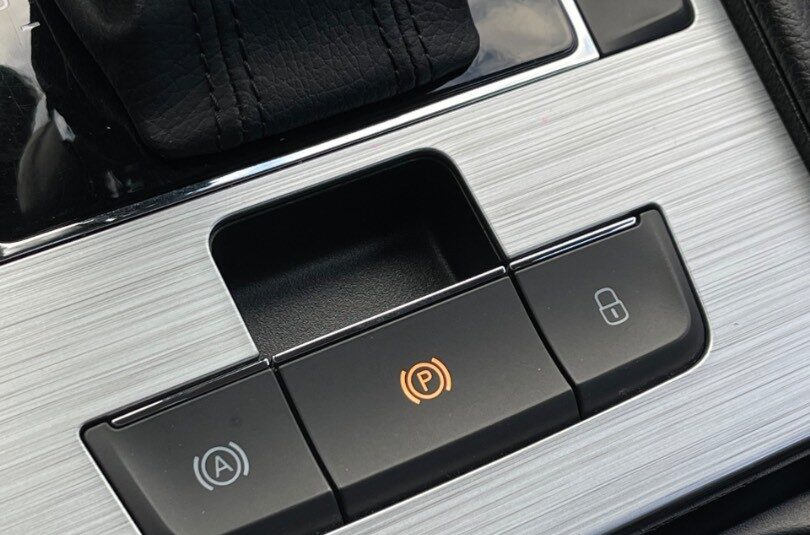 Škoda Superb 2.0 TDI SCR Live DSG