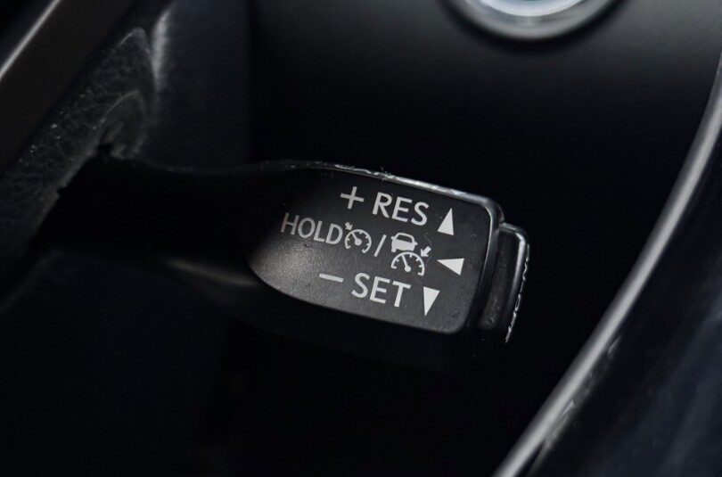 Toyota C-HR 1.8 Hybrid Executive E-CVT FWD