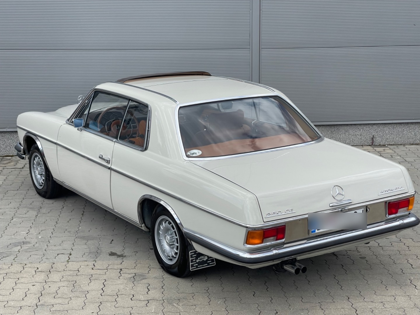 Mercedes-Benz 230 – 300 CE Kupé 250CE Automatic