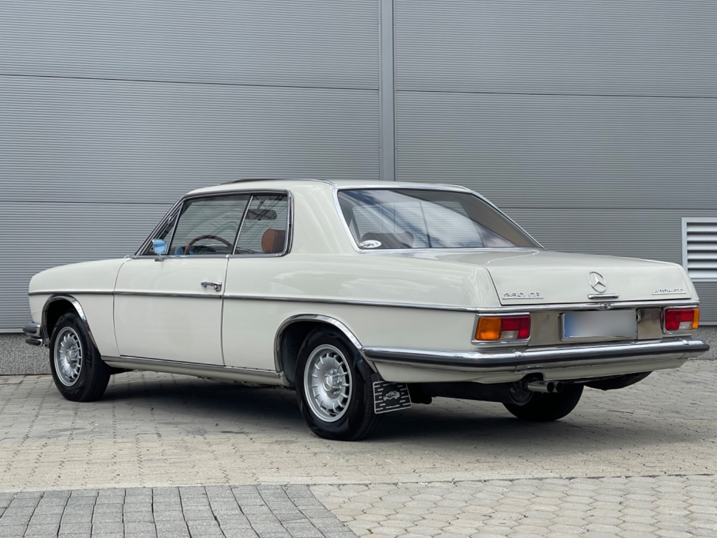 Mercedes-Benz 230 – 300 CE Kupé 250CE Automatic
