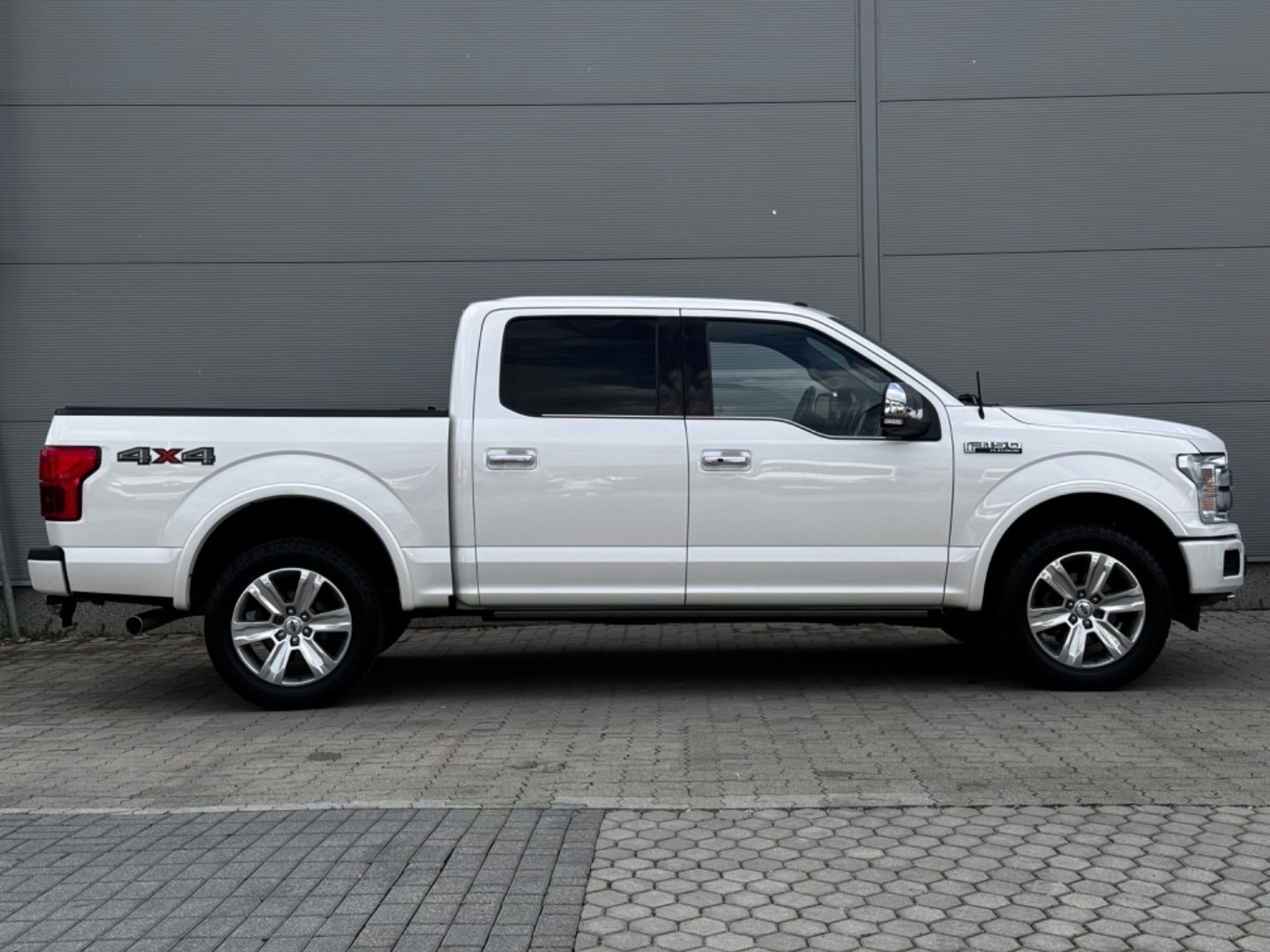 Ford F-150 4×4 PLATINUM Texas Edition