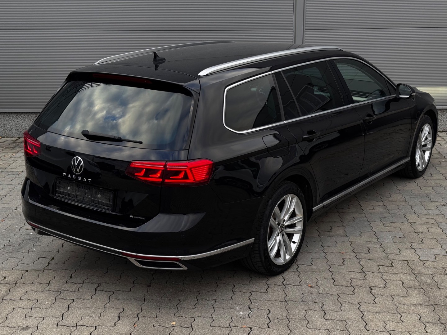Volkswagen Passat Variant 2.0 TDI Elegance 4Motion DSG