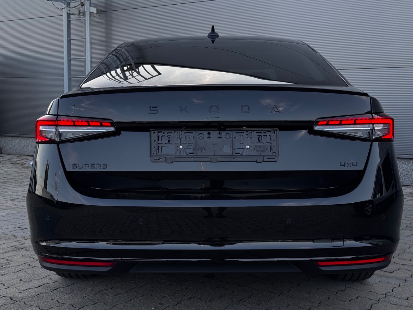 Škoda Superb Sportline 2.0 TSI 195kW 7DSG 4×4 NOVÝ