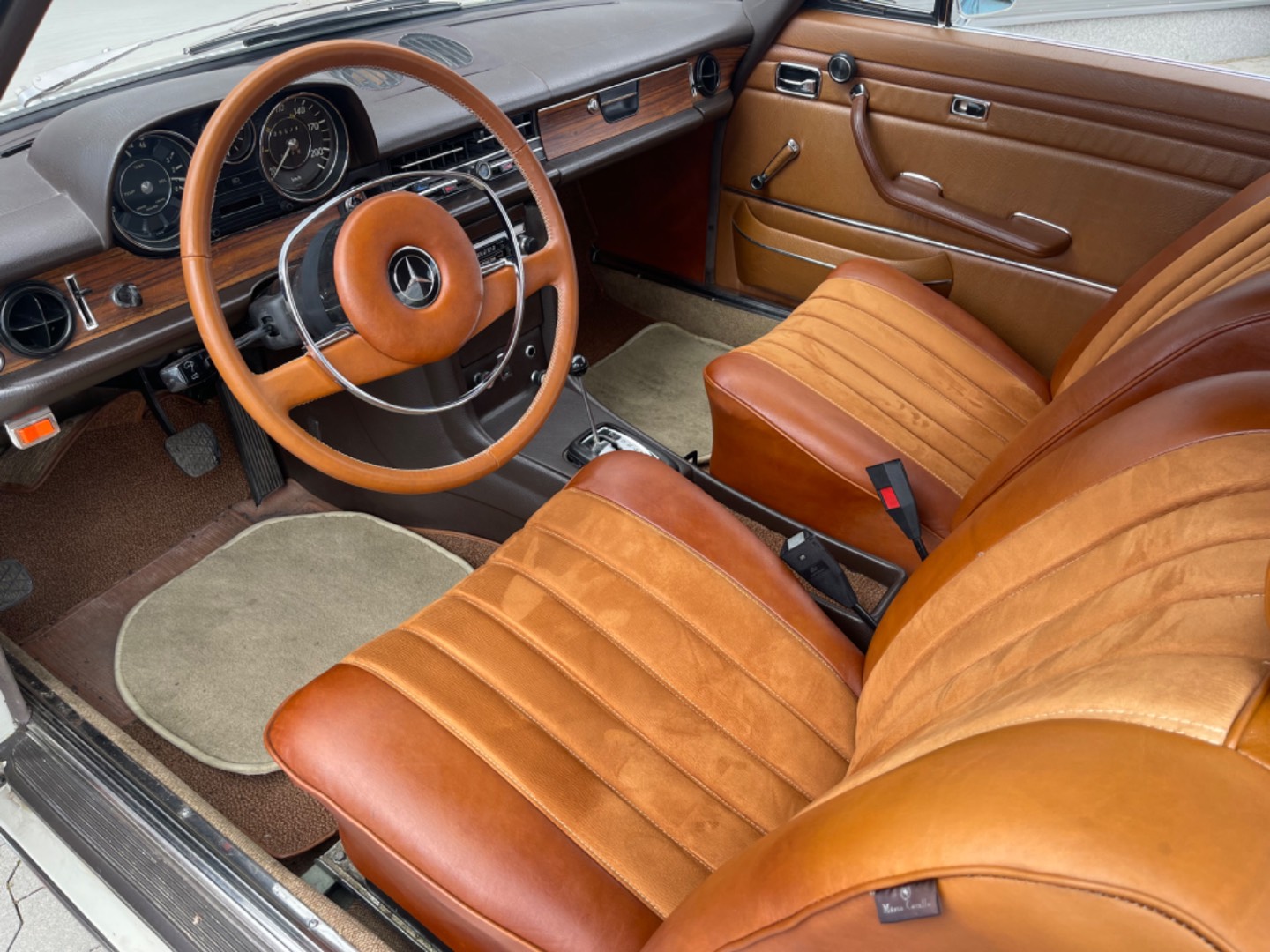 Mercedes-Benz 230 – 300 CE Kupé 250CE Automatic