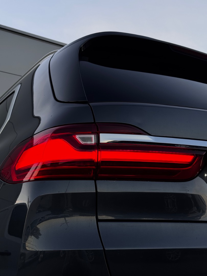BMW X7 xDrive 40i mHEV A/T