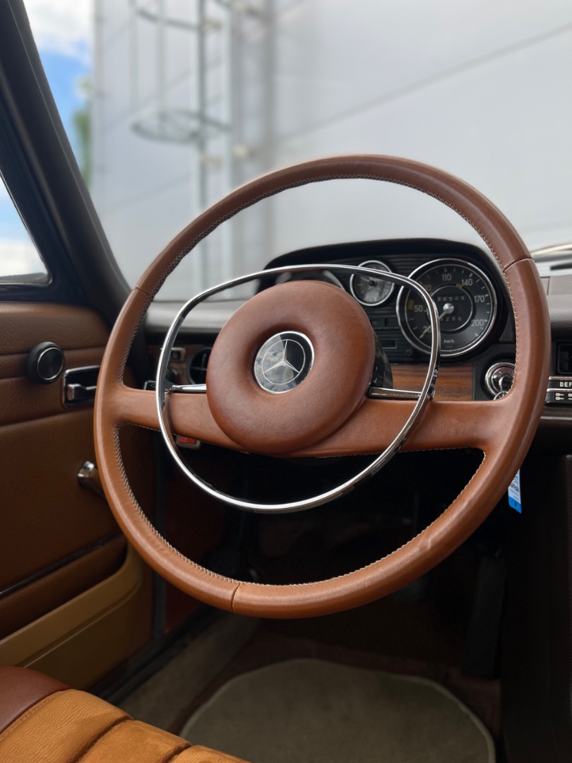 Mercedes-Benz 230 – 300 CE Kupé 250CE Automatic