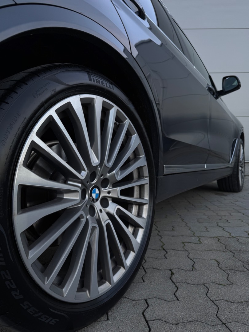 BMW X7 xDrive 40i mHEV A/T