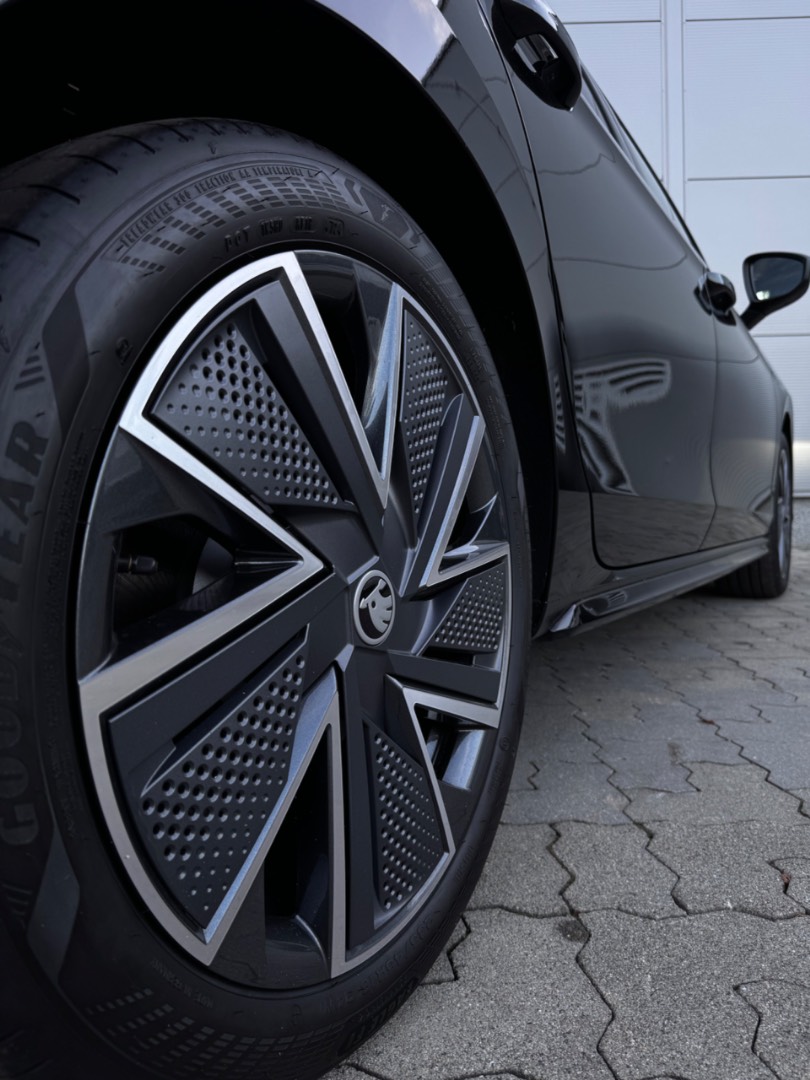 Škoda Superb Sportline 2.0 TSI 195kW 7DSG 4×4 NOVÝ