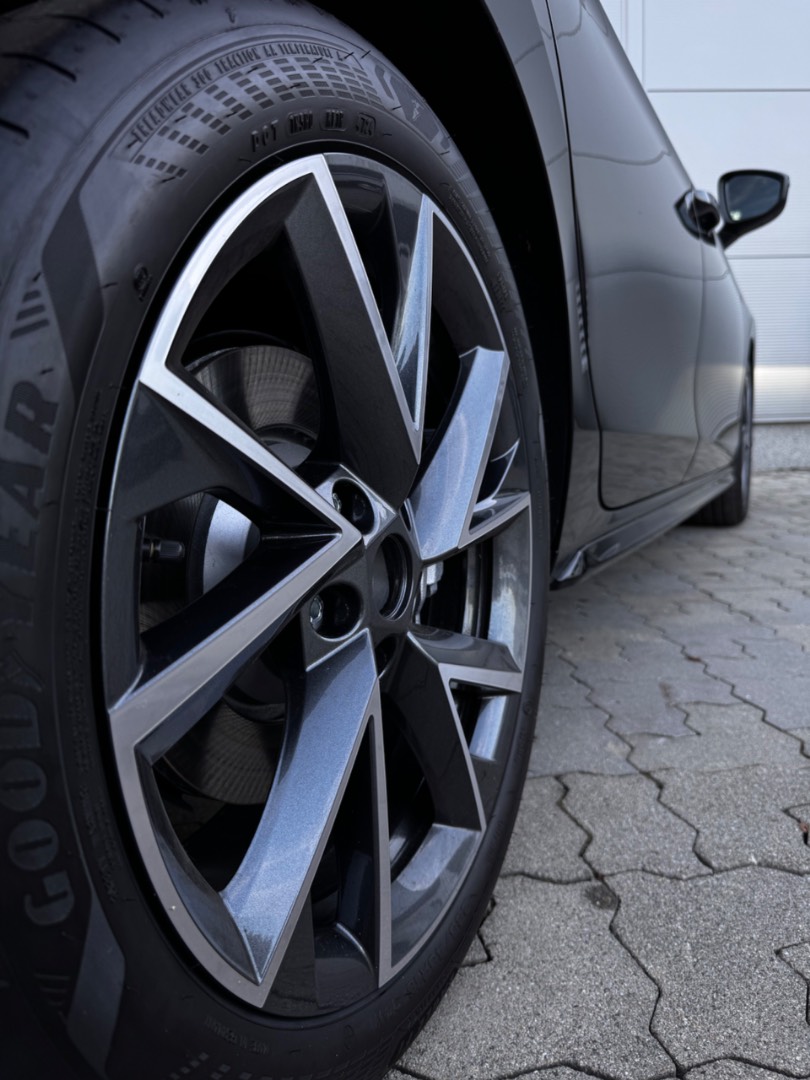 Škoda Superb Sportline 2.0 TSI 195kW 7DSG 4×4 NOVÝ