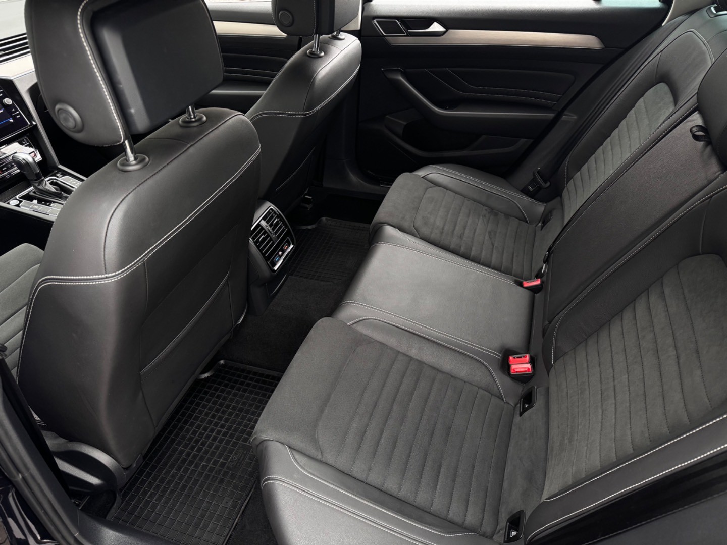 Volkswagen Passat Variant 2.0 TDI Elegance 4Motion DSG