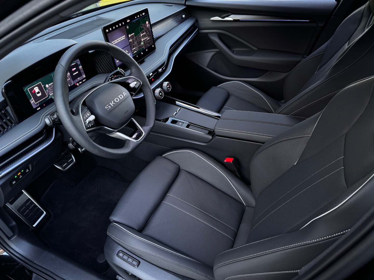 Škoda Superb Sportline 2.0 TSI 195kW 7DSG 4×4 NOVÝ