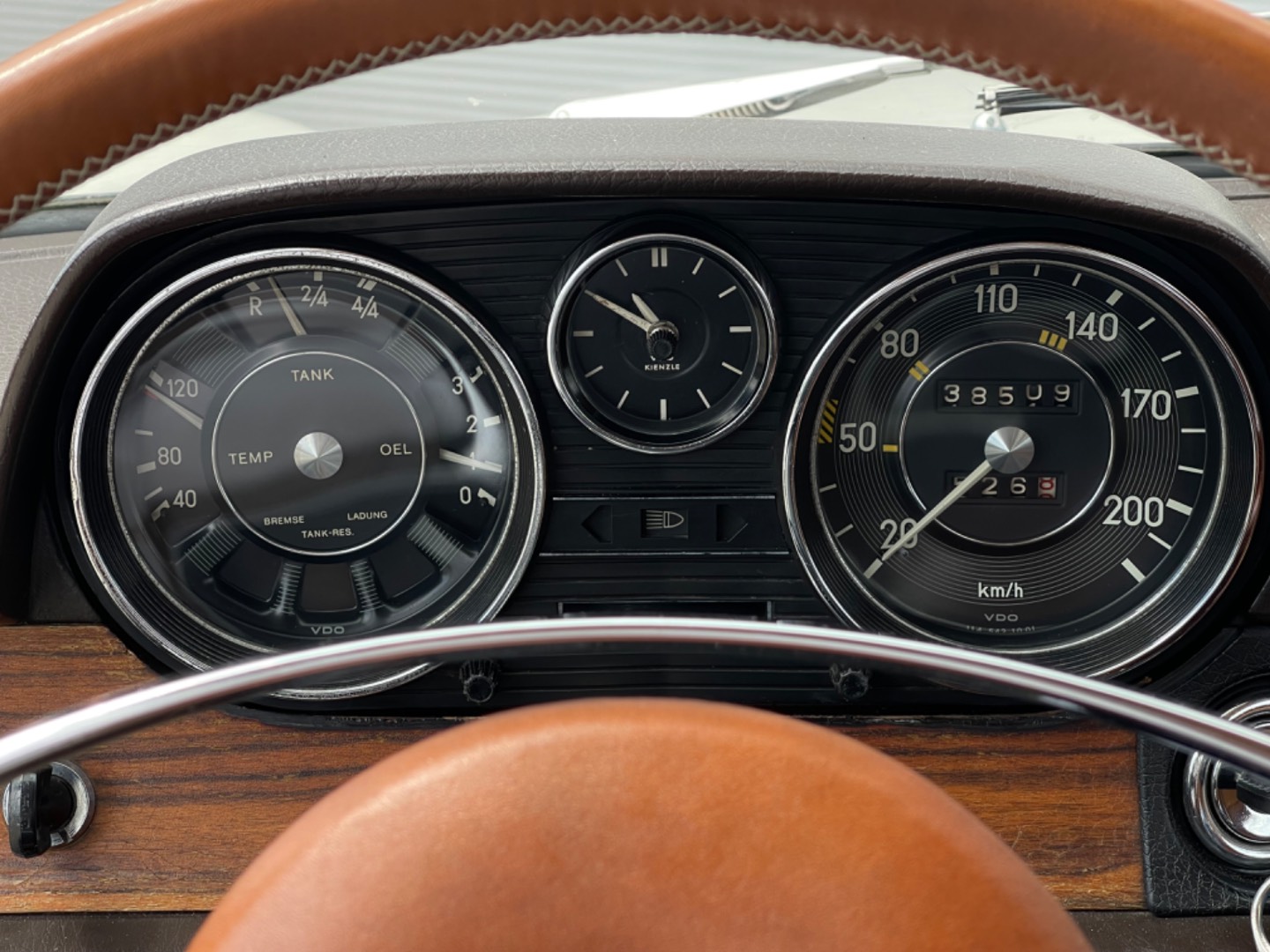 Mercedes-Benz 230 – 300 CE Kupé 250CE Automatic