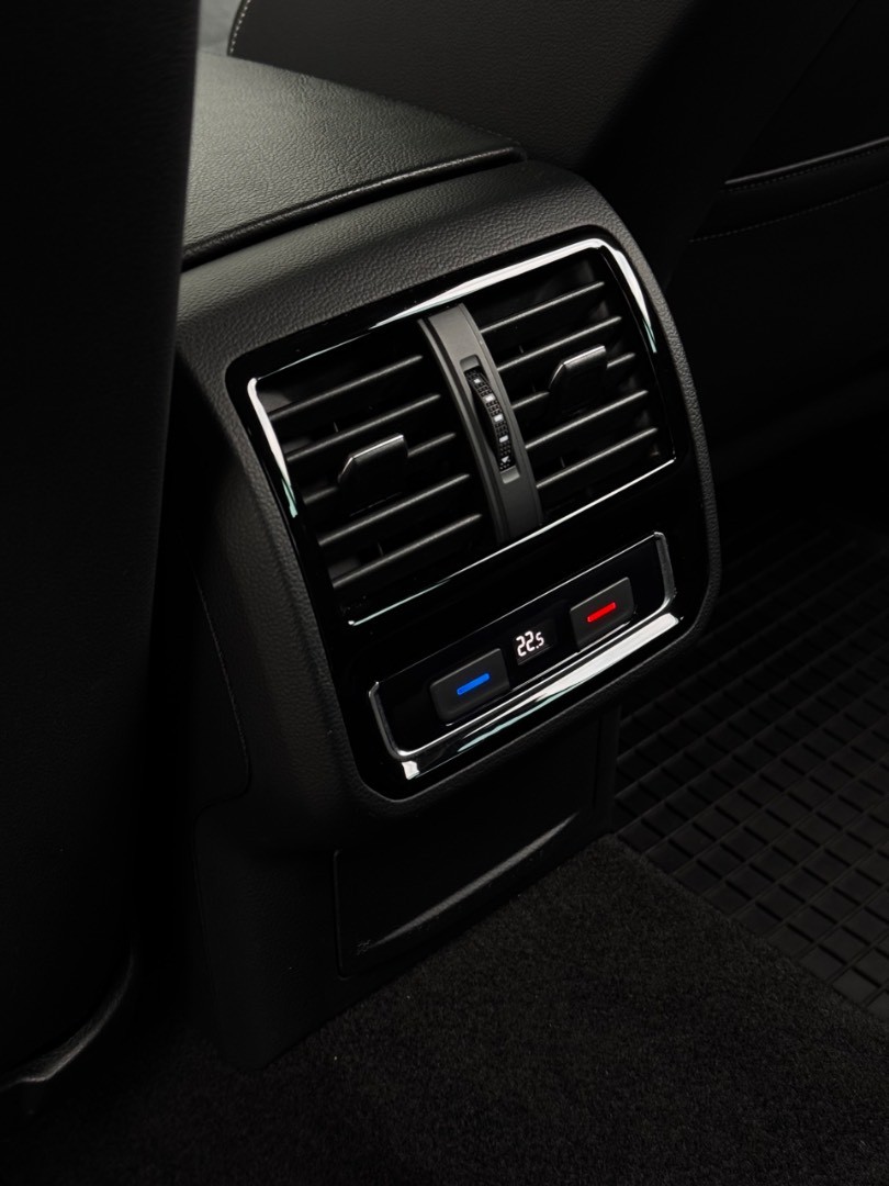 Volkswagen Passat Variant 2.0 TDI Elegance 4Motion DSG