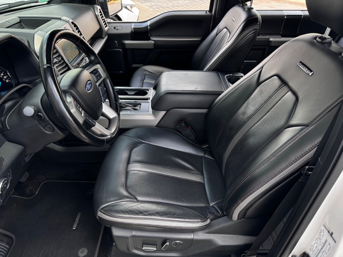 Ford F-150 4×4 PLATINUM Texas Edition