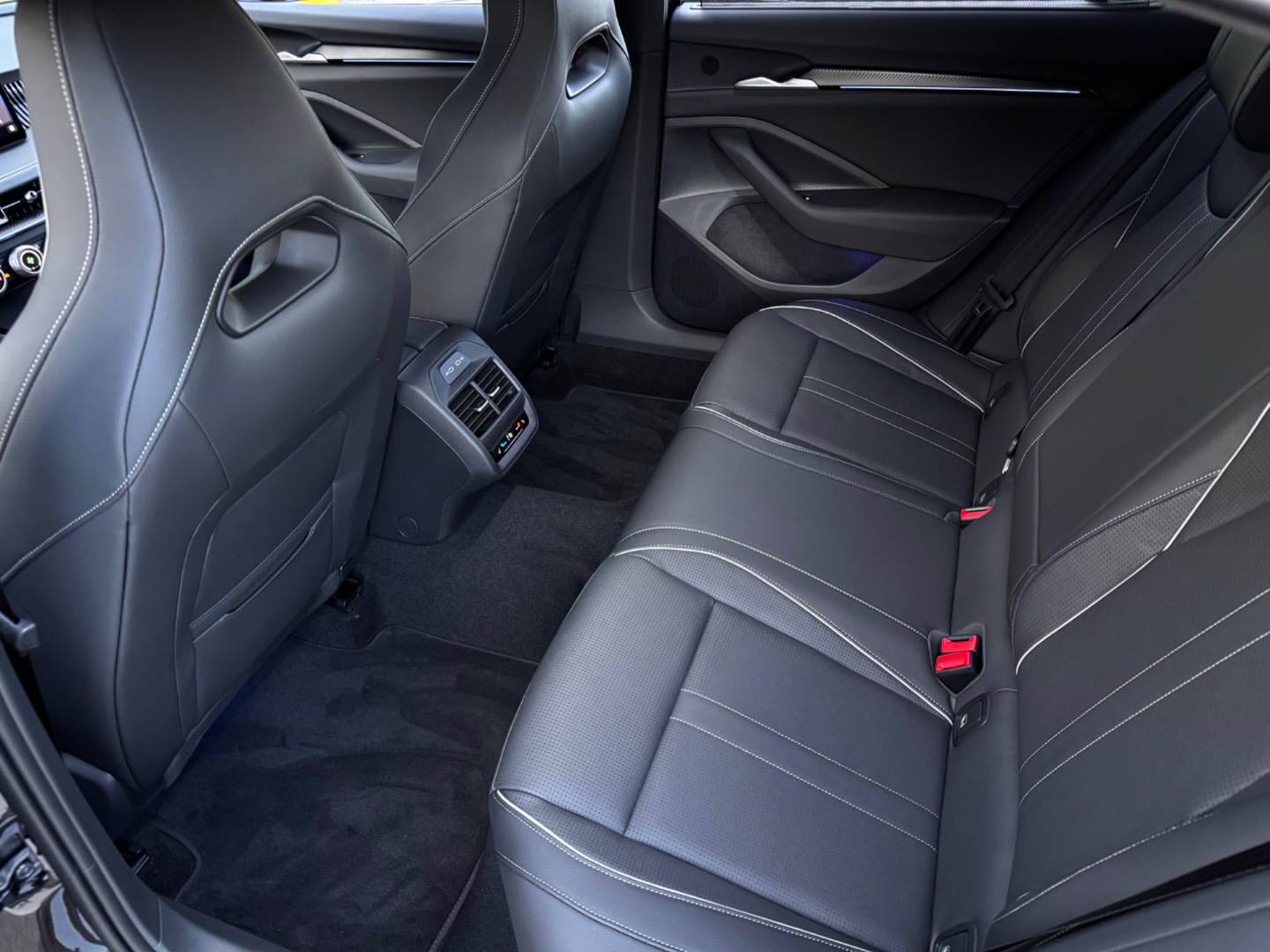 Škoda Superb Sportline 2.0 TSI 195kW 7DSG 4×4 NOVÝ