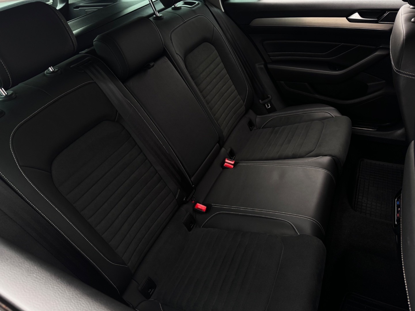 Volkswagen Passat Variant 2.0 TDI Elegance 4Motion DSG