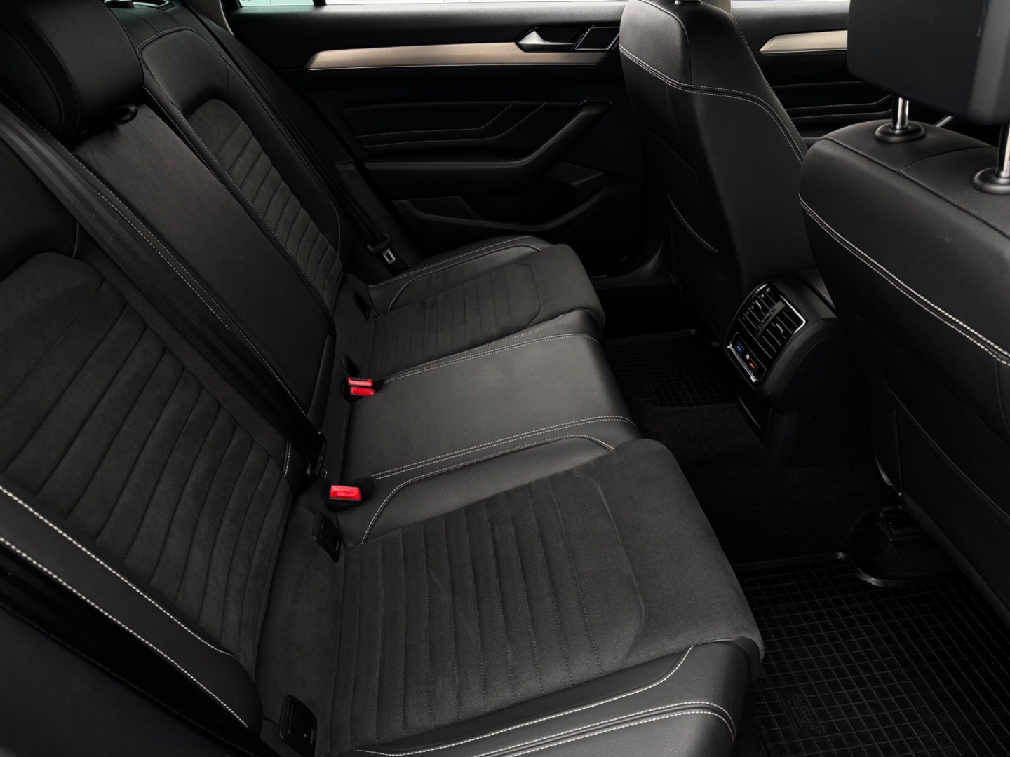 Volkswagen Passat Variant 2.0 TDI Elegance 4Motion DSG