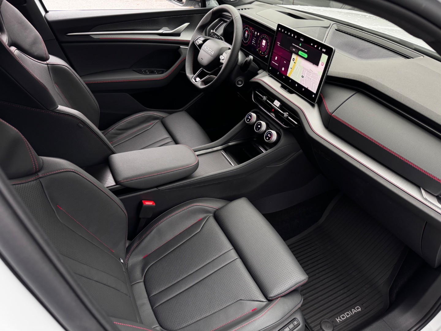 Škoda Kodiaq RS 2,0 TSI 195,00 kW 7-stup. Automat. 4×4 NOVÝ