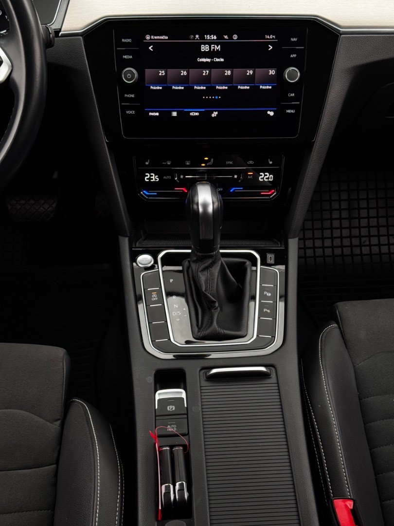 Volkswagen Passat Variant 2.0 TDI Elegance 4Motion DSG