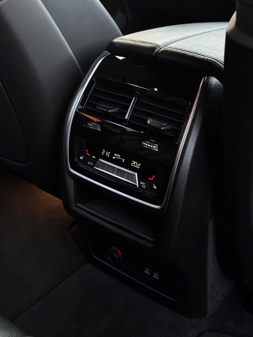 BMW X7 xDrive 40i mHEV A/T