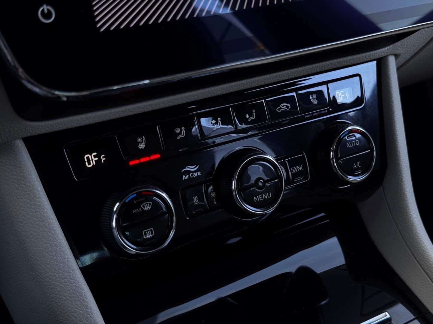 Škoda Superb 2.0 TDI SCR L K 4×4 DSG