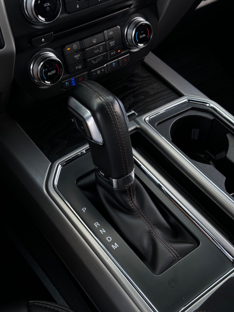 Ford F-150 4×4 PLATINUM Texas Edition