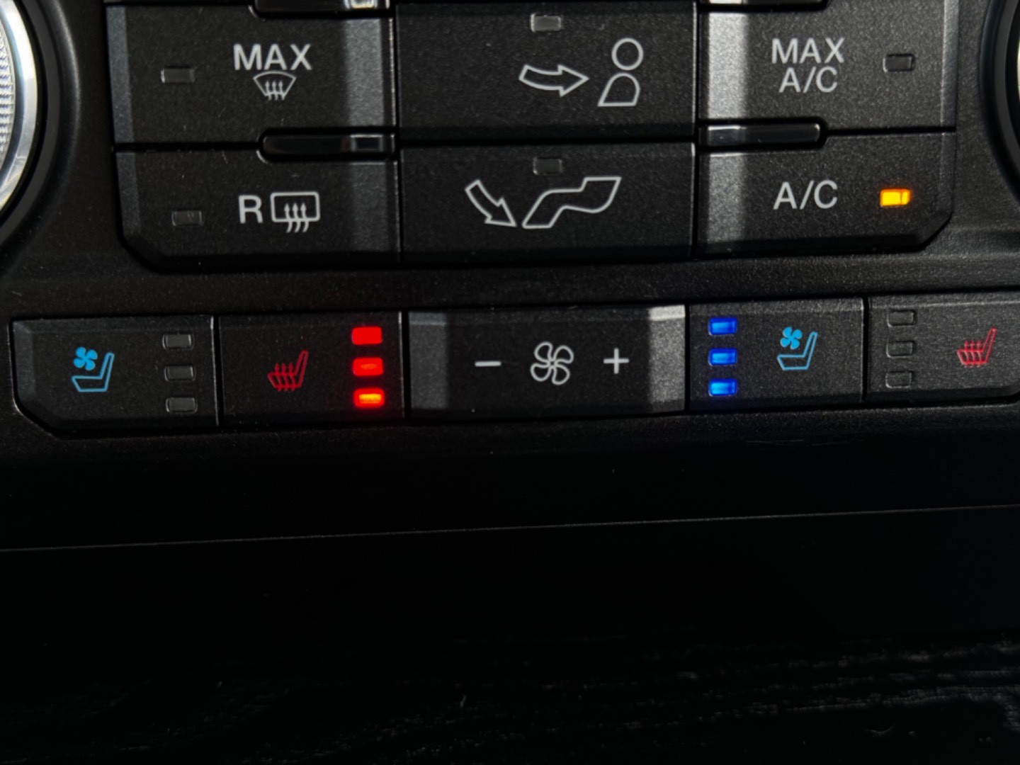 Ford F-150 4×4 PLATINUM Texas Edition