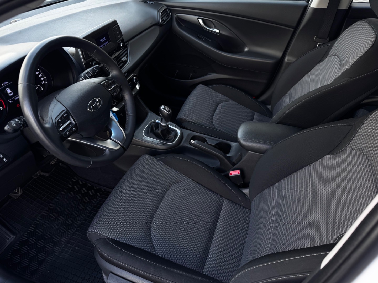 Hyundai i30 1.5i CVVT Comfort