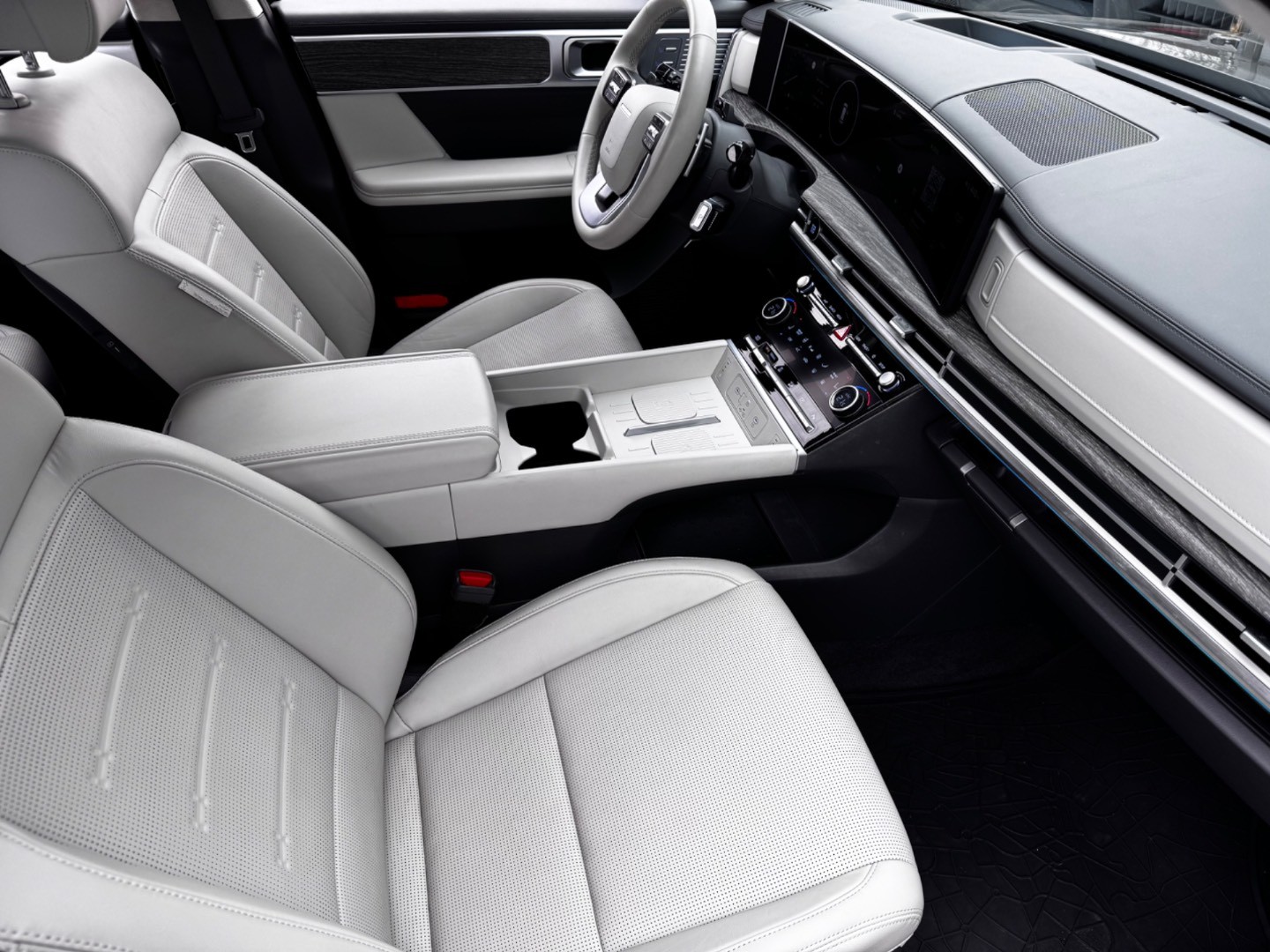 Hyundai Santa Fe 1.6 PHEV Premium AWD AT, 1 Majiteľ, SK, Fabrick