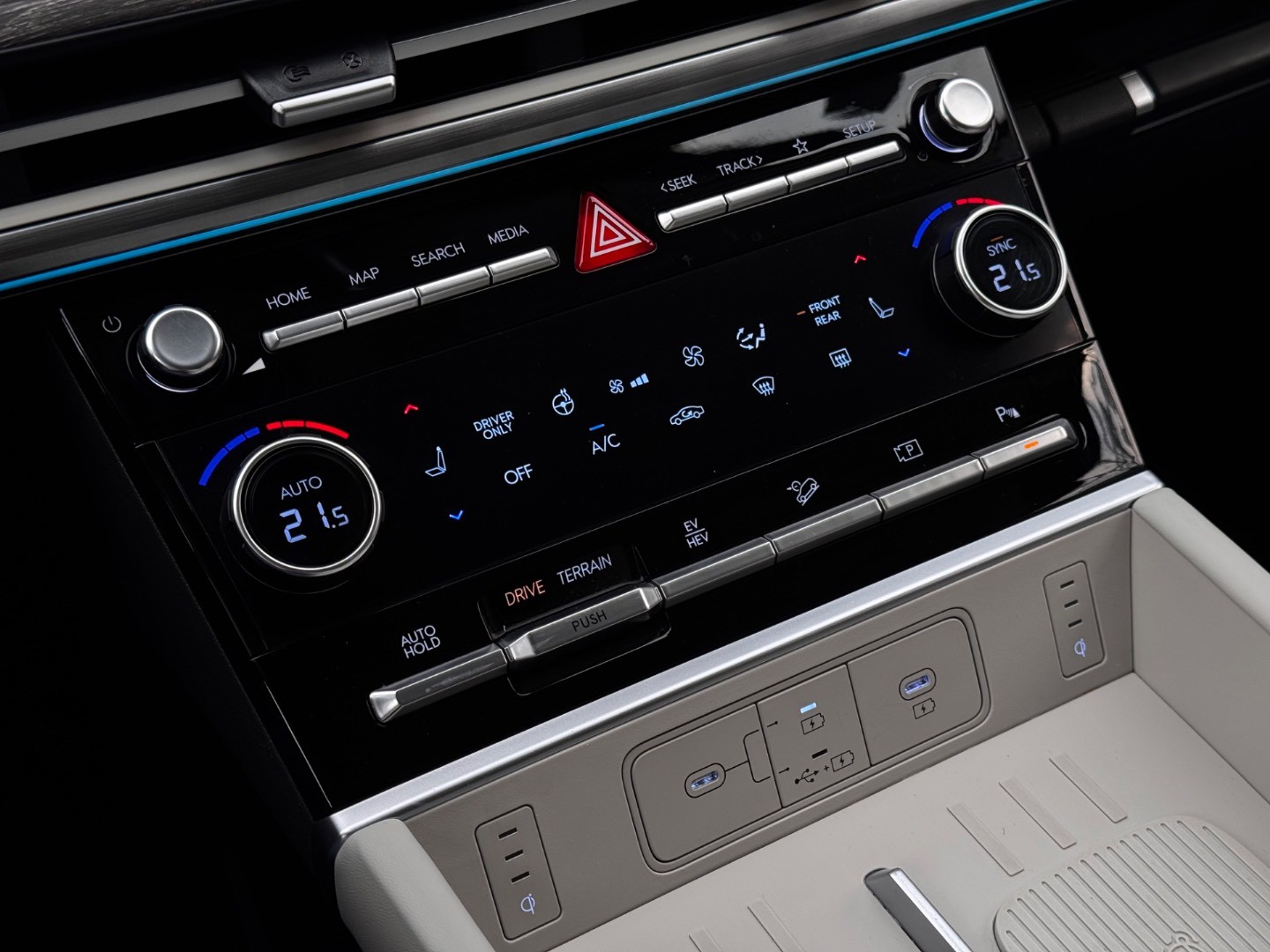 Hyundai Santa Fe 1.6 PHEV Premium AWD AT, 1 Majiteľ, SK, Fabrick