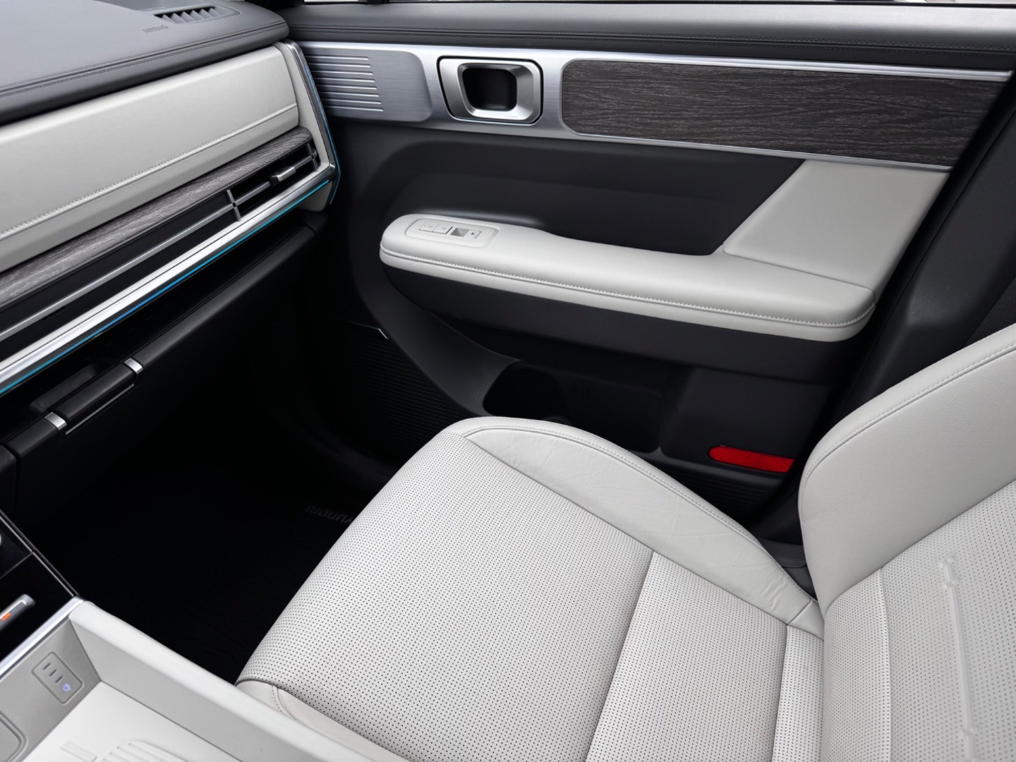 Hyundai Santa Fe 1.6 PHEV Premium AWD AT, 1 Majiteľ, SK, Fabrick