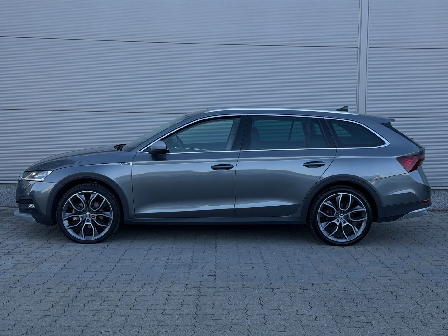 Škoda Octavia Combi 2.0 TDI Scout 4×4 DSG