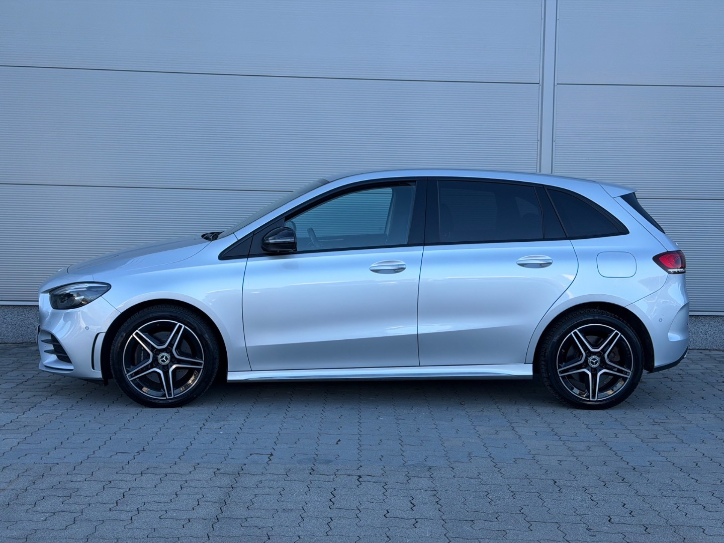 Mercedes-Benz B trieda Mercedes Benz 250e, AMG interiér, 118kW,