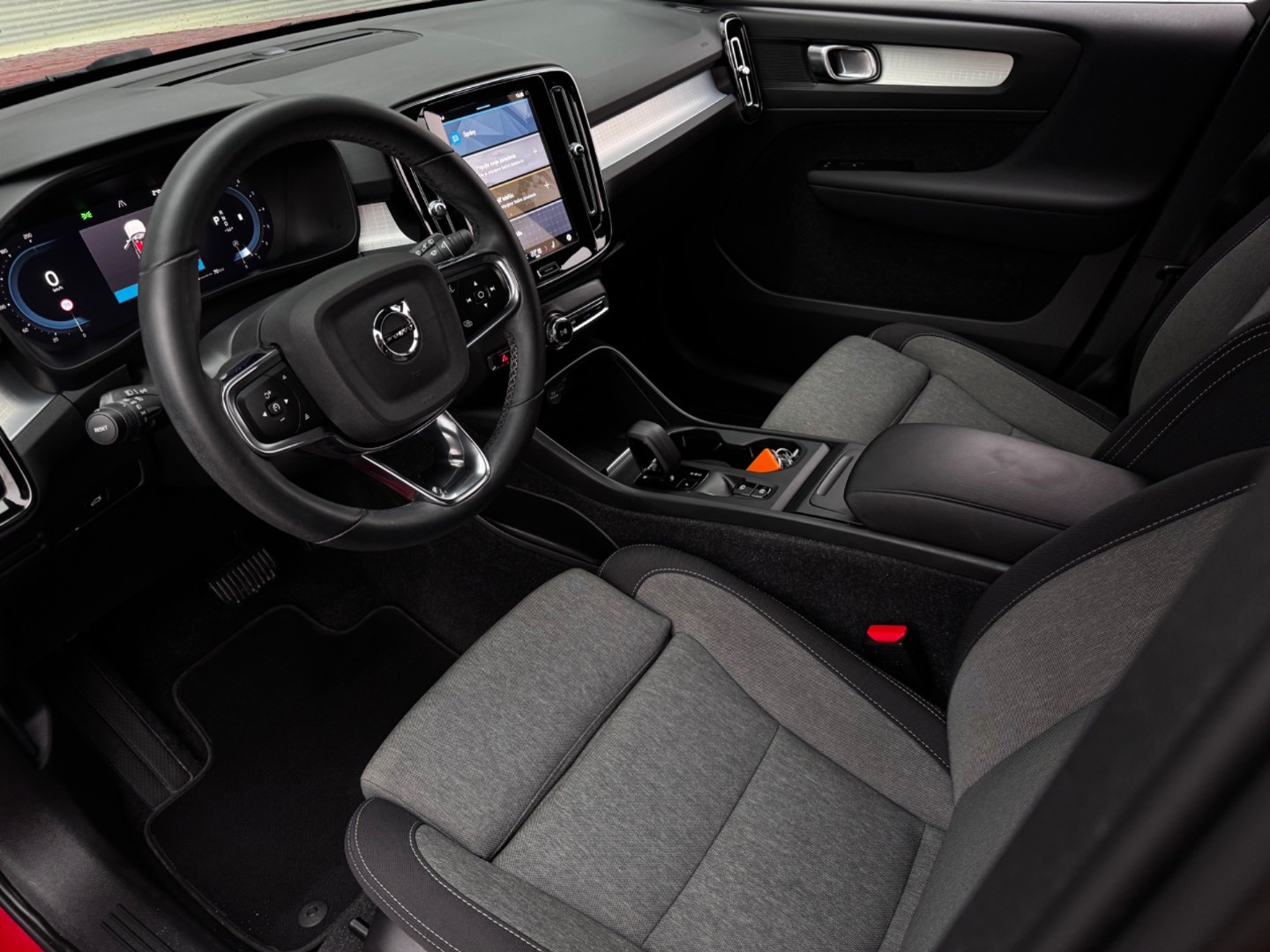Volvo XC40 2.0 B3 mHEV Core A/T