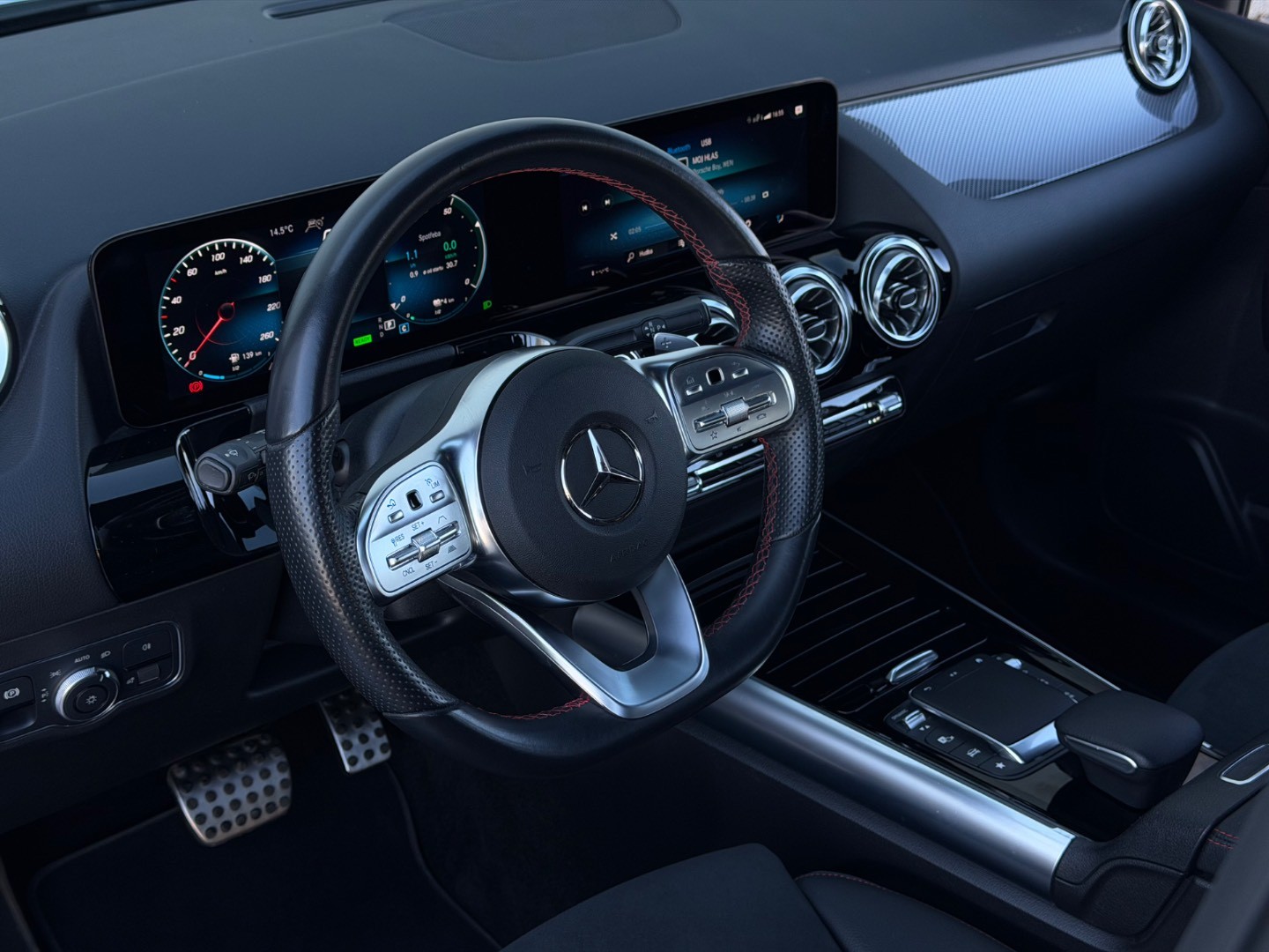 Mercedes-Benz B trieda Mercedes Benz 250e, AMG interiér, 118kW,