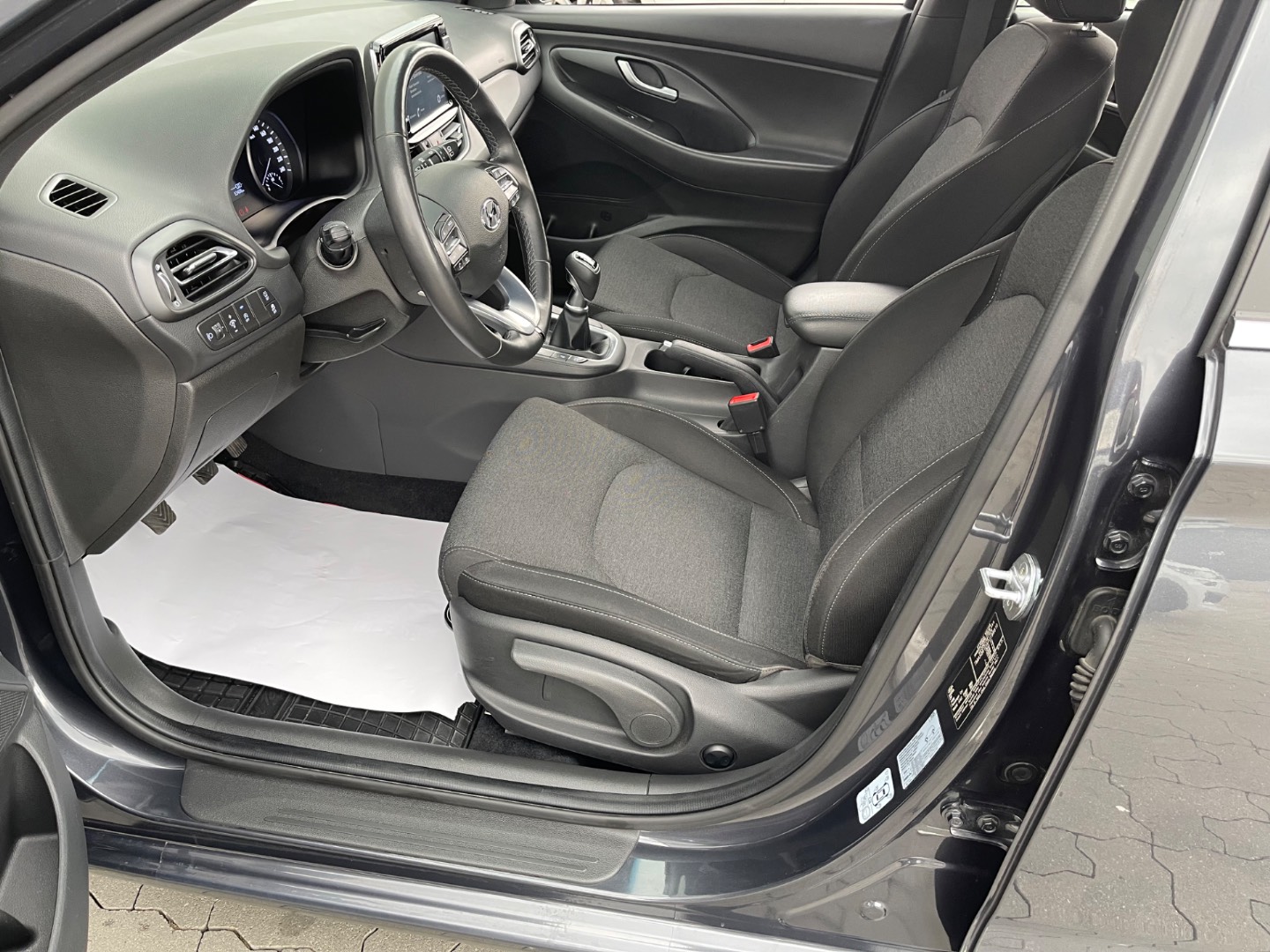 Hyundai i30 1.5 T-GDi mHEV iMT Play
