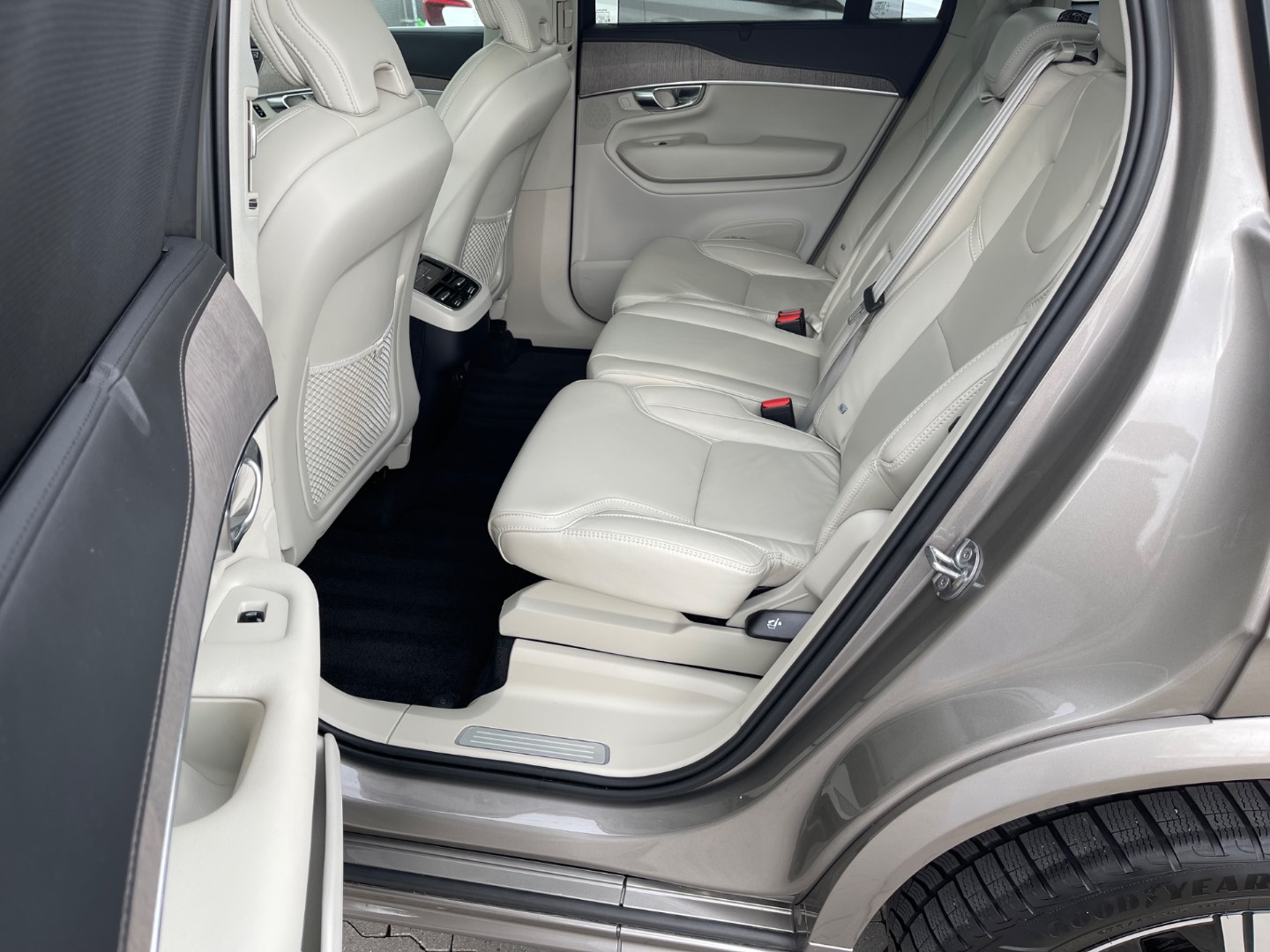 Volvo XC90 2.0 B5 Drive-E Inscription AWD A/T