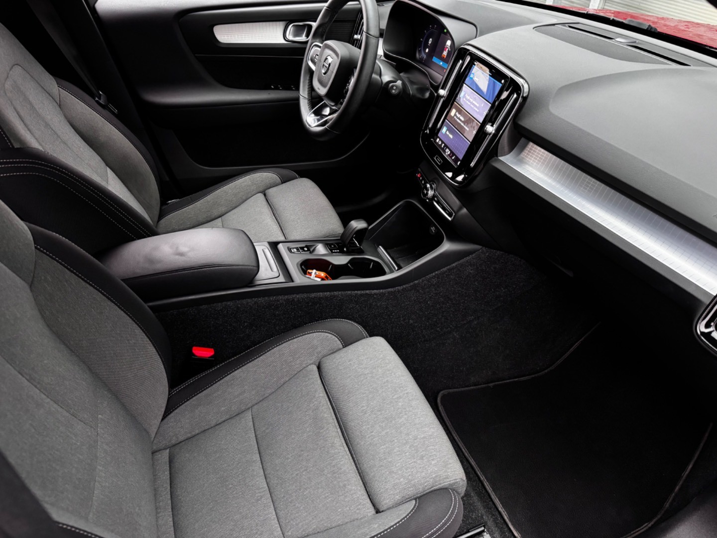 Volvo XC40 2.0 B3 mHEV Core A/T