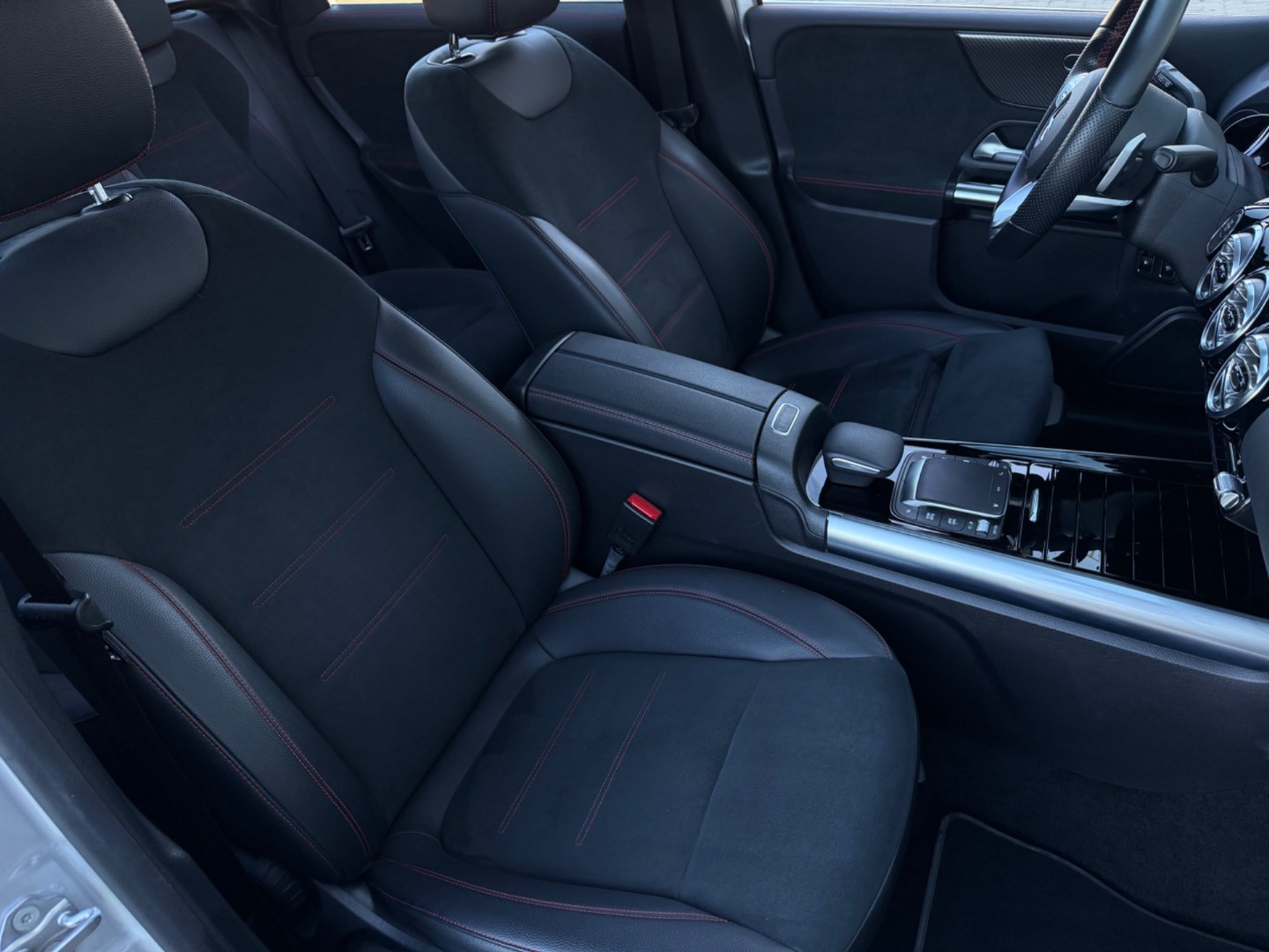 Mercedes-Benz B trieda Mercedes Benz 250e, AMG interiér, 118kW,